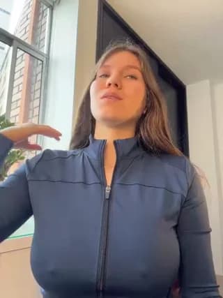 AmelieLaurent_ - stripchat