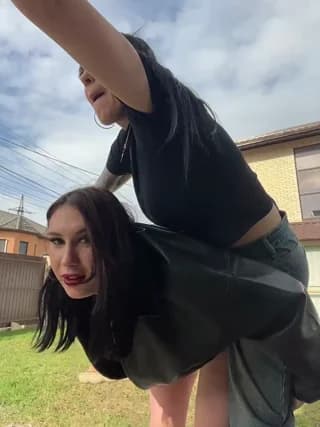 CurvyWoman- - bongacams