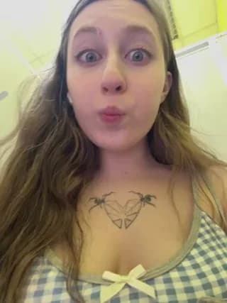 FroggyAnna - stripchat