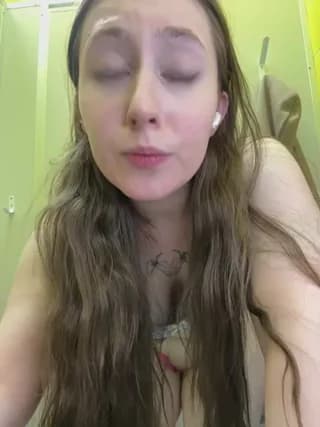 FroggyAnna - stripchat
