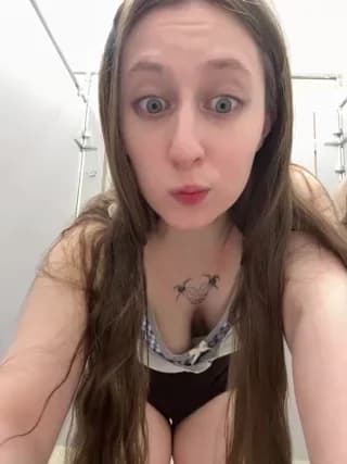 FroggyAnna - stripchat